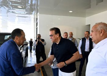مدبولي يتفقد مشروعات تنموية وخدمية بمطروح ويتابع تطوير منطقة علم الروم