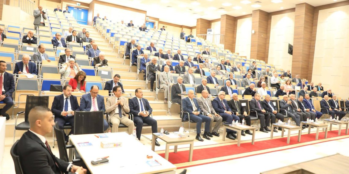 وزير التعليم العالي يتابع تطوير البرامج الجامعية وربطها بسوق العمل