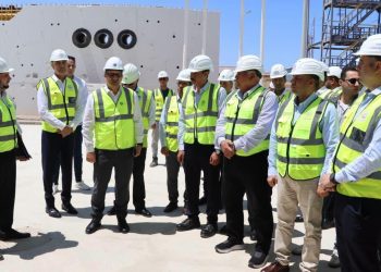 وزير العمل ومحافظ مطروح يتفقدان مشروع محطة الضبعة النووية