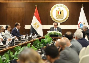 وزير الصحة يتابع تنفيذ المشروعات ورفع كفاءة الخدمات الصحية