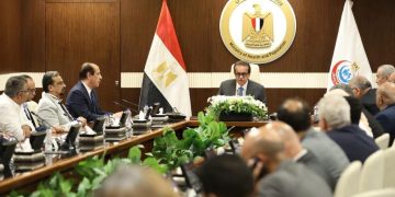 وزير الصحة يتابع تنفيذ المشروعات ورفع كفاءة الخدمات الصحية