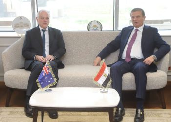 وزير الزراعة يبحث مع السفير الأسترالي تعزيز التعاون المشترك