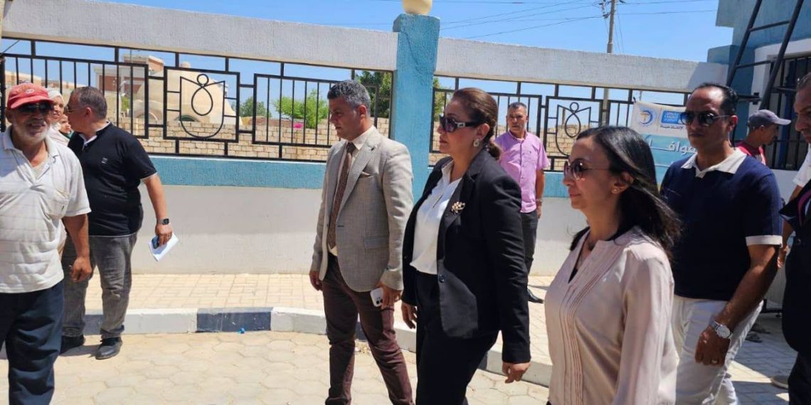 رئيس الوزراء يستعرض نتائج قافلة طبية مجانية بالبحيرة