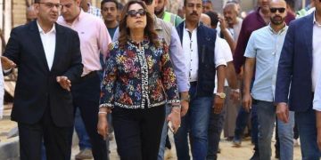 وزيرة التنمية المحلية والبيئة تتابع تطوير سوق العتبة