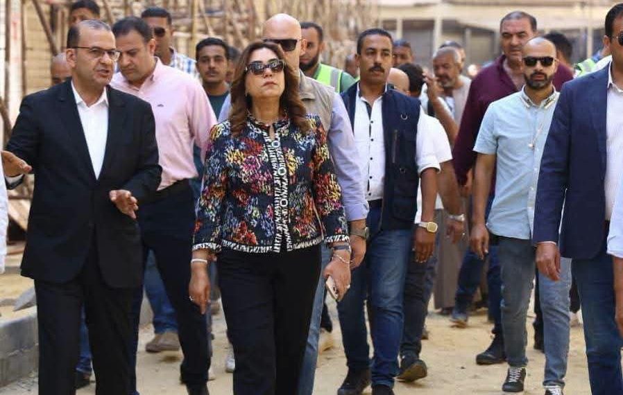 وزيرة التنمية المحلية والبيئة تتابع تطوير سوق العتبة