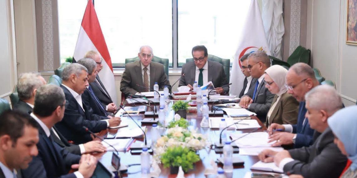 وزير الصحة يبحث مع «الخدمة الوطنية» تسريع تنفيذ المشروعات الإنشائية