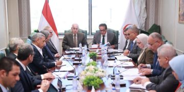 وزير الصحة يبحث مع «الخدمة الوطنية» تسريع تنفيذ المشروعات الإنشائية
