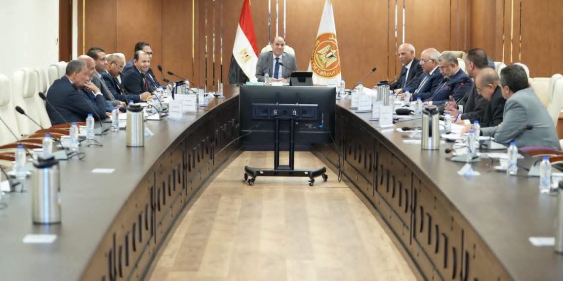 «العمل»: صرف 2.59 مليار جنيه إعانات طوارئ لـ441.6 ألف عامل