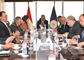 وزير السياحة يوجه بتنظيم مهرجان لحصاد الزيتون في مطروح والترويج لمقاصد غرب مصر