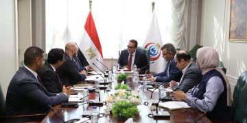 وزير الصحة يبحث مع «فيليبس» توطين صناعة الأجهزة الطبية في مصر