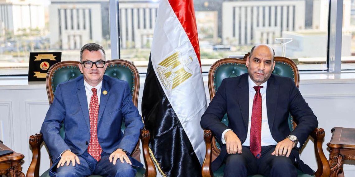 «العمل» و«التخطيط» تتفقان على ربط التدريب باحتياجات سوق العمل والاستثمار