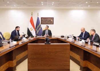 وزير الاتصالات يبحث إنشاء منطقة متكاملة لمراكز البيانات والذكاء الاصطناعي