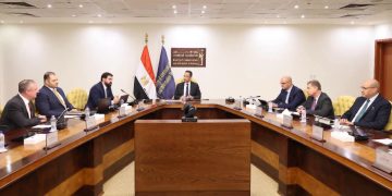 وزير الاتصالات يبحث إنشاء منطقة متكاملة لمراكز البيانات والذكاء الاصطناعي