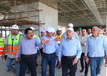 وزير النقل يتفقد أعمال الخط الأول للقطار الكهربائي السريع استعدادًا للتشغيل التجريبي