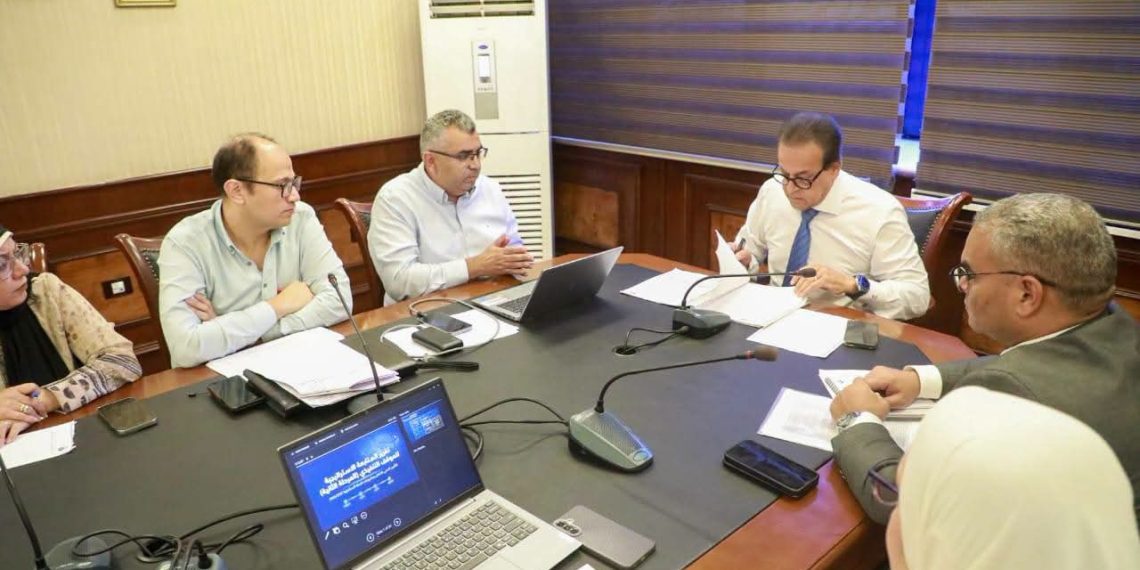وزير الصحة يتابع تنفيذ خطط التأمين الصحي الشامل بالمرحلة الثانية