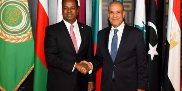 وزير الخارجية يبحث مع نظيره الصومالي سبل تعزيز الشراكة الاستراتيجية وتطورات الأوضاع في الصومال