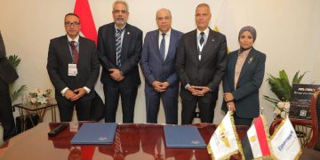 مصر للطيران توقع اتفاقية «CO2 Connect» مع الأياتا لدعم الاستدامة