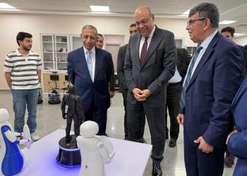 وزير الطيران المدني يتفقد فرع الأكاديمية العربية للعلوم والتكنولوجيا والنقل البحري بالعلمين الجديدة