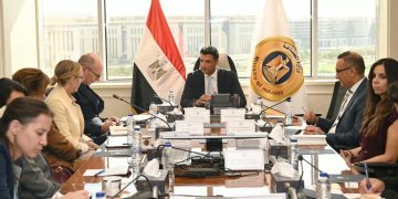 وزير الصناعة يبحث مع البنك الأوروبي دعم الصناعة والطاقة الخضراء
