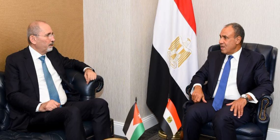 وزيرا الخارجية المصري والأردني يبحثان تعزيز العلاقات والتطورات الإقليمية