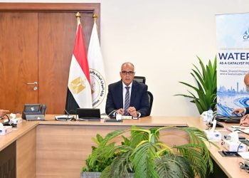 سويلم يتابع استعدادات أسبوع القاهرة التاسع للمياه