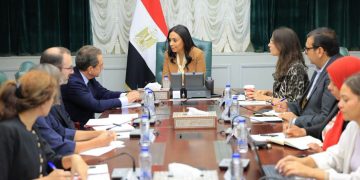 وزيرة التضامن تبحث مع السفير الفرنسي تعزيز التعاون الاجتماعي