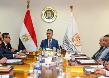 التموين تبحث استقرار منظومتي الطحن والخبز وتوافر الدقيق