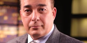هيثم السايس: حوالة الحق في عقود بيع الوحدات تستوجب إخطار المشتري