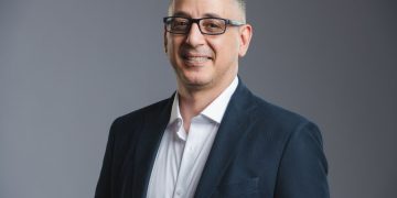 غزال: الوصول بمساهمة الصادرات إلى 35% من الناتج المحلي يتطلب تعميق الصناعة وزيادة القيمة المضافة