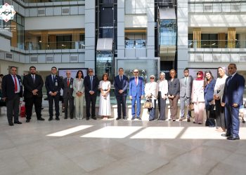 رئيس الهيئة العامة للرقابة المالية يتفقد مستشفي أهل مصر ويدعم رسالته الإنسانية