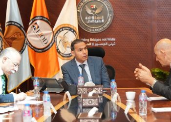 رئيس الرقابة المالية يبحث توسيع أنشطة بناء القدرات مع اتحاد هيئات الأوراق المالية العربية