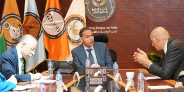رئيس الرقابة المالية يبحث توسيع أنشطة بناء القدرات مع اتحاد هيئات الأوراق المالية العربية