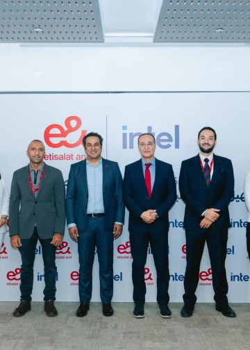 اتفاقية تفاهم بين إي آند مصر وإنتل لتسهيل الوصول لبرامج التدريب على الذكاء الاصطناعي للمواطنين