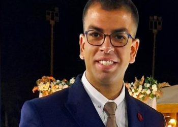طاهر محمد، خبير مصرفي