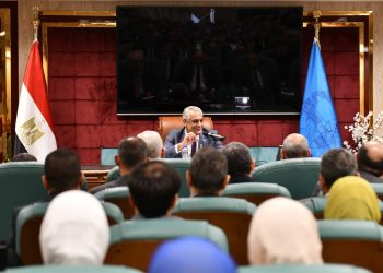 جمبلاط يلتقي العاملين بالإنتاج الحربي ويؤكد دعم التصنيع المحلي