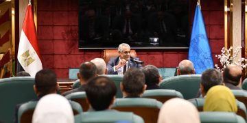 جمبلاط يلتقي العاملين بالإنتاج الحربي ويؤكد دعم التصنيع المحلي