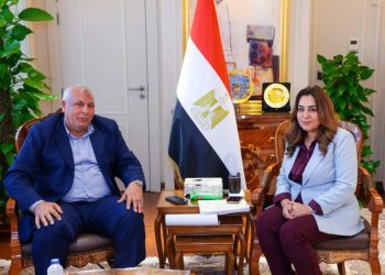 متابعة مشروعات التنمية والخدمات بمطروح