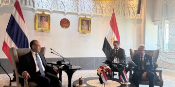 وزير الخارجية يبحث تعزيز العلاقات المصرية التايلاندية مع رئيس البرلمان