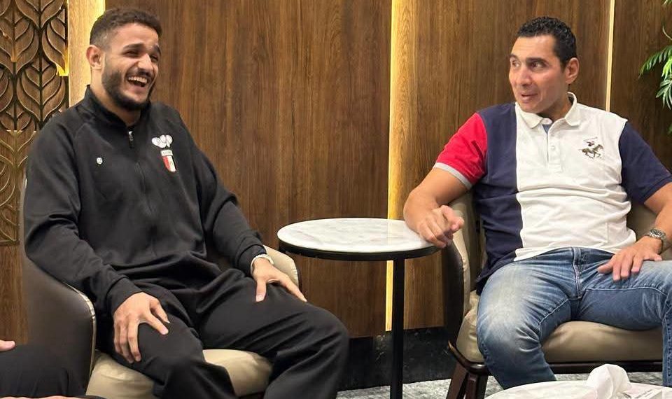 وزير الشباب والرياضة يستقبل بطل العالم مصطفى حسين بعد تتويجه بذهبية المصارعة