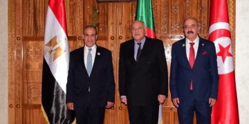 مصر والجزائر وتونس تؤكد دعم الحل السياسي الليبي ورفض التدخلات الخارجية