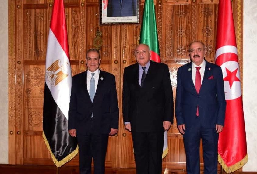 مصر والجزائر وتونس تؤكد دعم الحل السياسي الليبي ورفض التدخلات الخارجية
