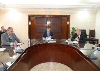 وزير الزراعة يطلق مبادرة لدعم صغار مزارعي القمح بخصم 50% على الميكنة الزراعية