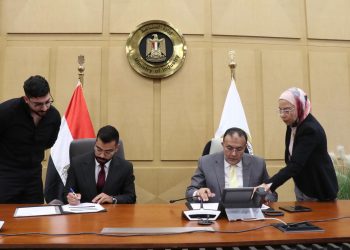 تحديث الصناعة وبلاك سميث يتعاونان لتوظيف الذكاء الاصطناعي في المصانع المصرية
