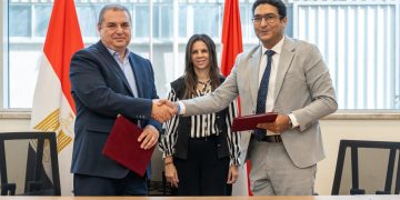«المواصفات والجودة» توقع بروتوكول تعاون مع «PhotonX» لدعم الصناعة المصرية