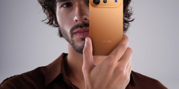 هاتف vivo V80 يرفع سقف المنافسة في الفئة المتوسطة بكاميرا ZEISS ومواصفات بمستوى الهواتف الرائدة