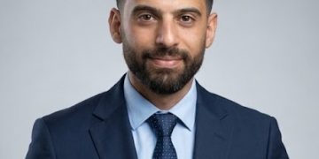 باهر عبدالعزيز: تثبيت الفائدة الأقرب في اجتماع «المركزي» المقبل والرفع مرهون بعودة التضخم
