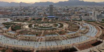 أمير منطقة حائل السعودية يفتتح مشروع تطوير «المنطقة المركزية»